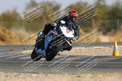 media/Jan-14-2024-SoCal Trackdays (Sun) [[2e55ec21a6]]/Turn 2 (1025am)/